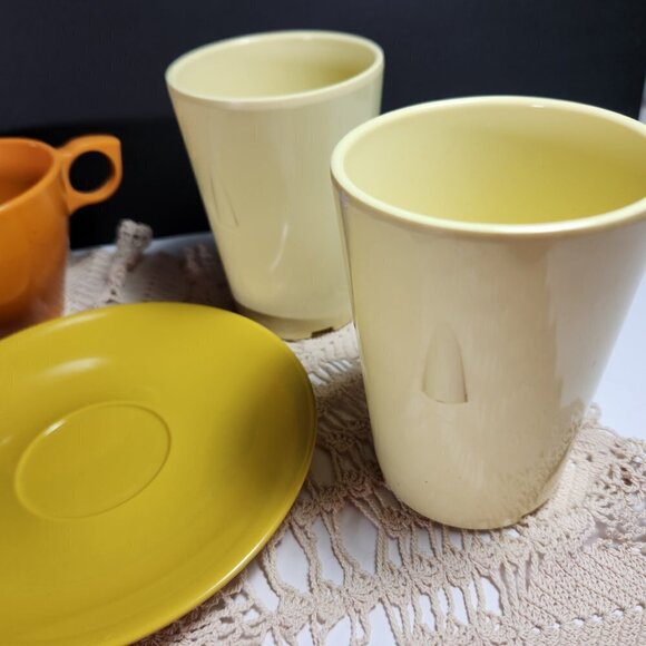 Vintage Melmac Dinnerware & Rainboware Lot of 10 Various Colours Made in Canada - Picture 3 of 11